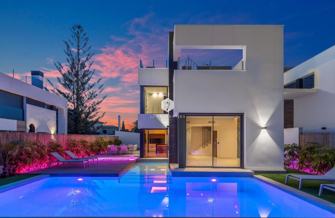 Tweedehands - Villa -
Torrevieja - Torreta Florida