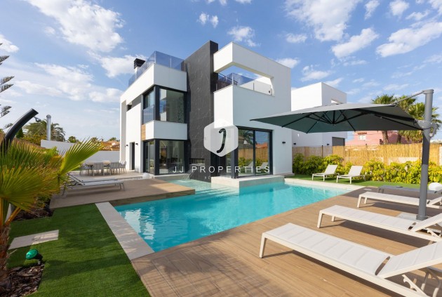 Tweedehands - Villa -
Torrevieja - Torreta Florida