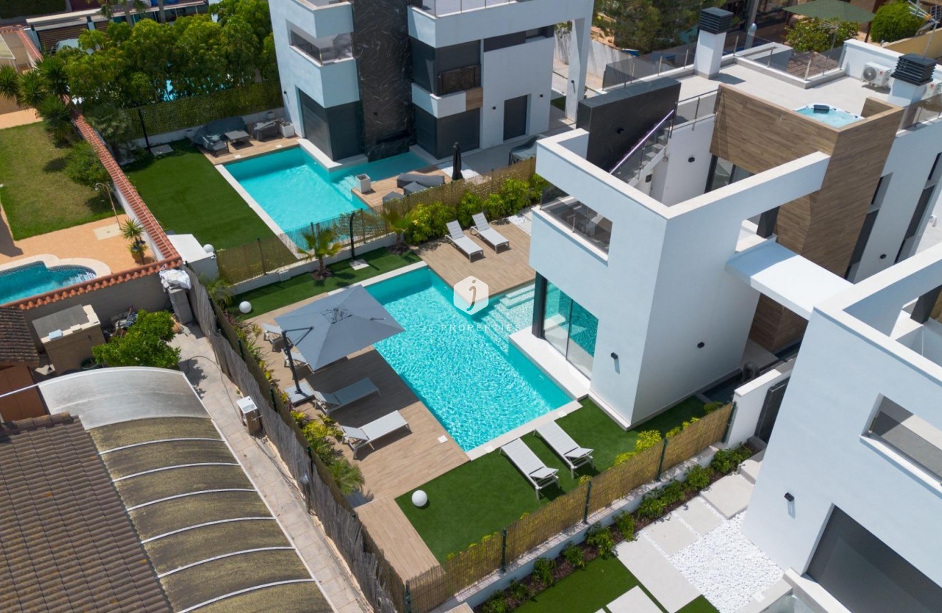 Tweedehands - Villa -
Torrevieja - Torreta Florida