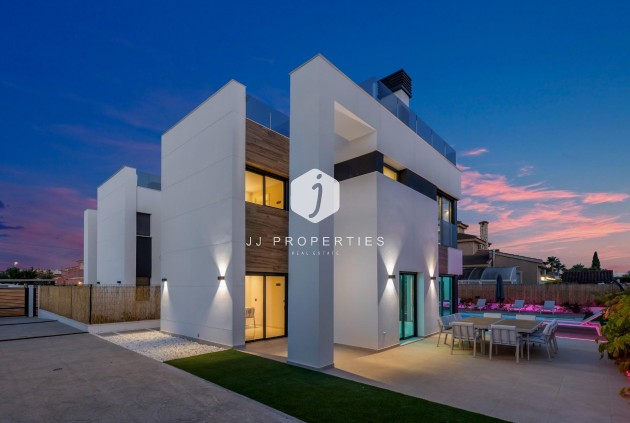 Tweedehands - Villa -
Torrevieja - Torreta Florida