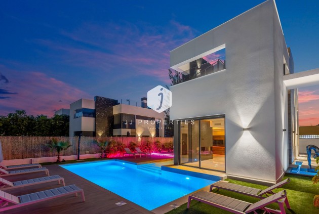 Tweedehands - Villa -
Torrevieja - Torreta Florida