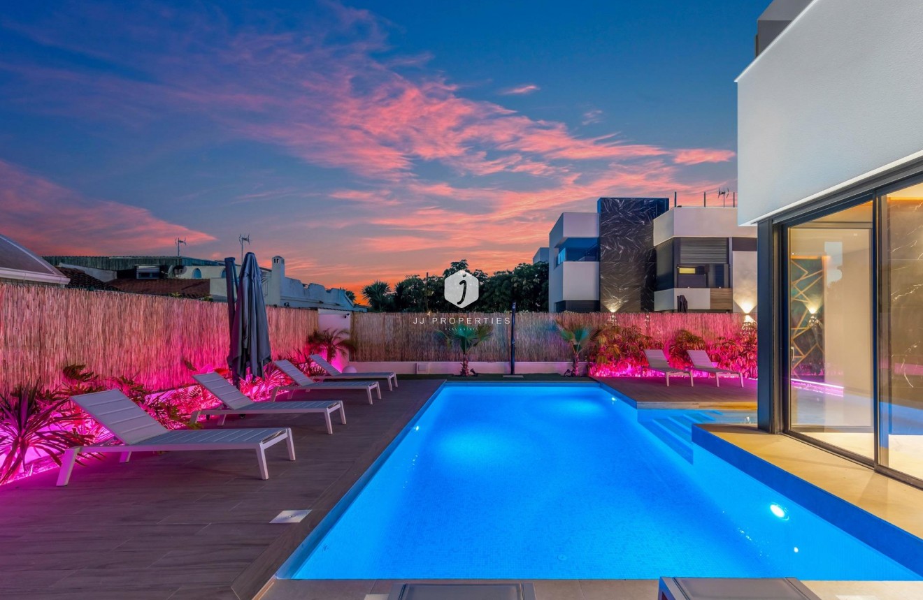 Tweedehands - Villa -
Torrevieja - Torreta Florida