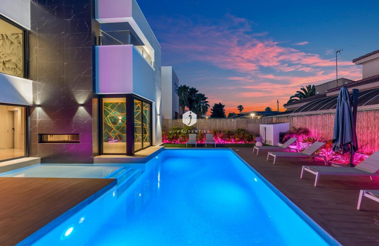 Tweedehands - Villa -
Torrevieja - Torreta Florida