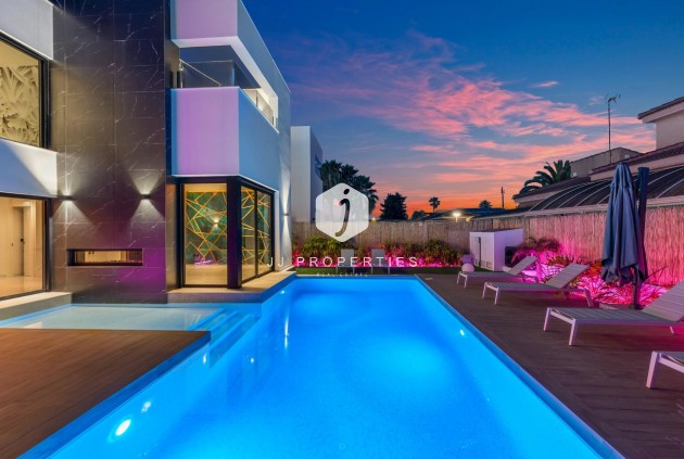 Tweedehands - Villa -
Torrevieja - Torreta Florida