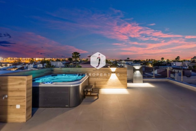 Tweedehands - Villa -
Torrevieja - Torreta Florida