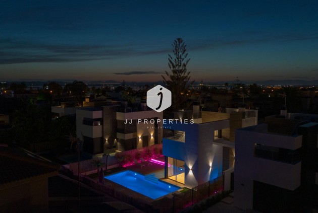 Tweedehands - Villa -
Torrevieja - Torreta Florida