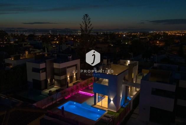 Tweedehands - Villa -
Torrevieja - Torreta Florida