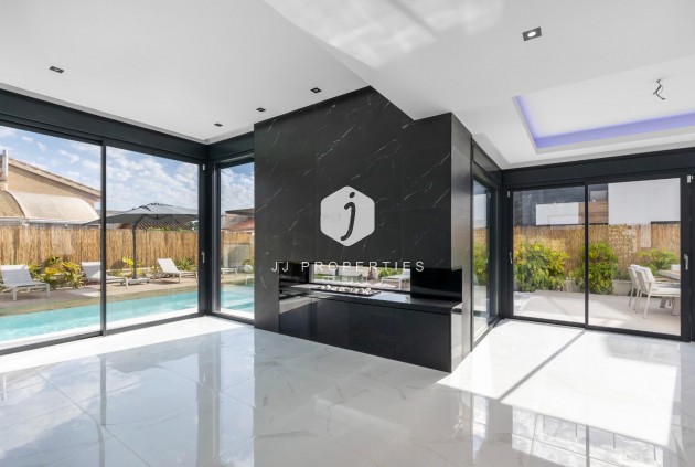 Tweedehands - Villa -
Torrevieja - Torreta Florida