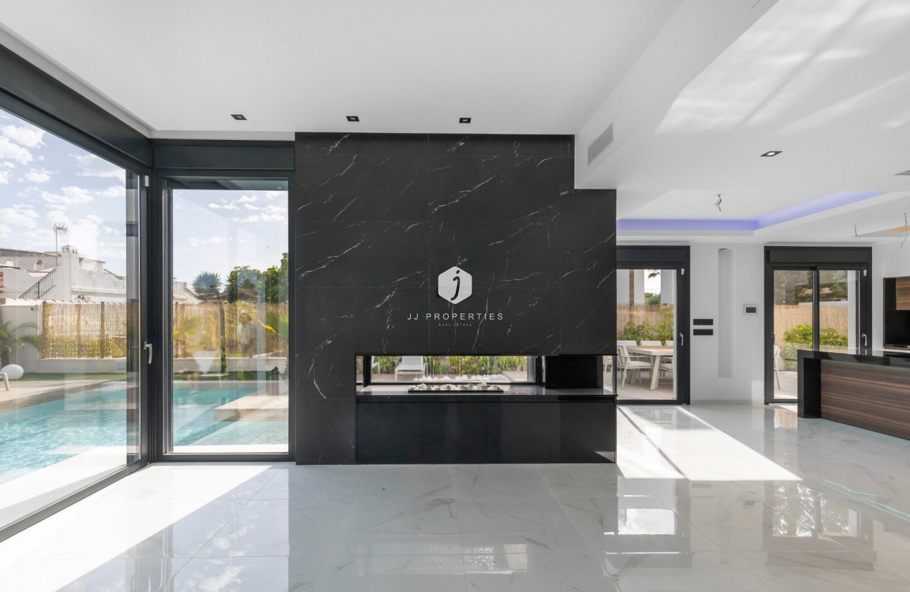 Tweedehands - Villa -
Torrevieja - Torreta Florida