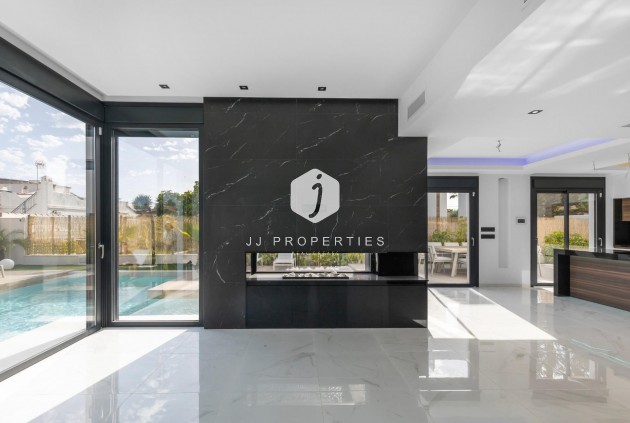 Tweedehands - Villa -
Torrevieja - Torreta Florida