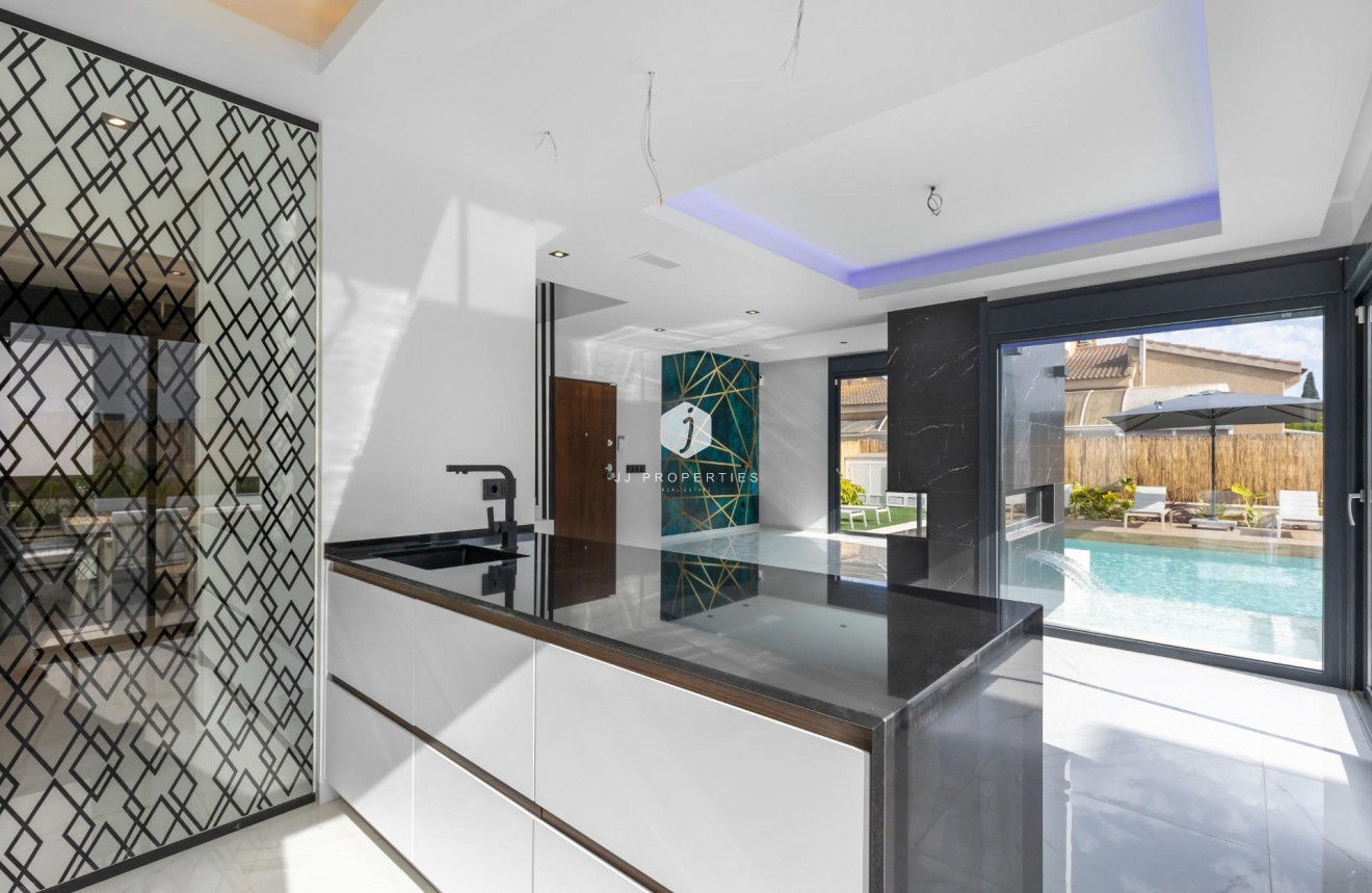 Tweedehands - Villa -
Torrevieja - Torreta Florida