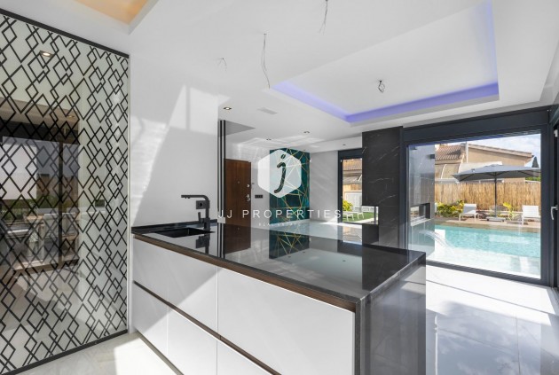 Tweedehands - Villa -
Torrevieja - Torreta Florida