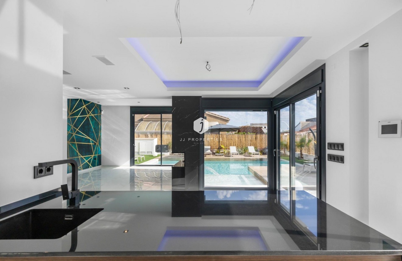 Tweedehands - Villa -
Torrevieja - Torreta Florida