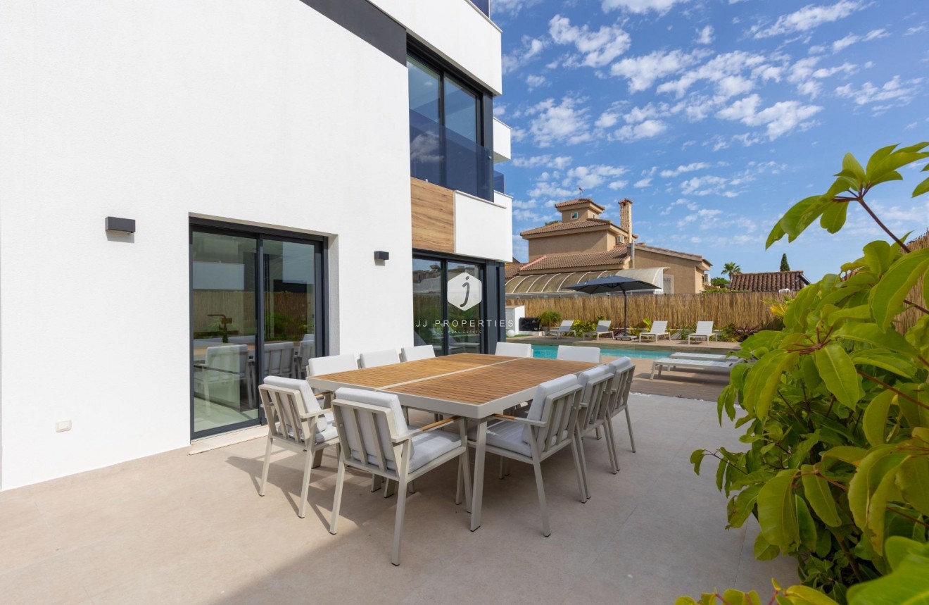 Tweedehands - Villa -
Torrevieja - Torreta Florida