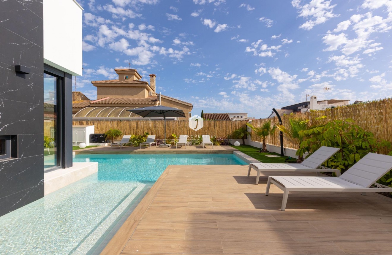 Tweedehands - Villa -
Torrevieja - Torreta Florida