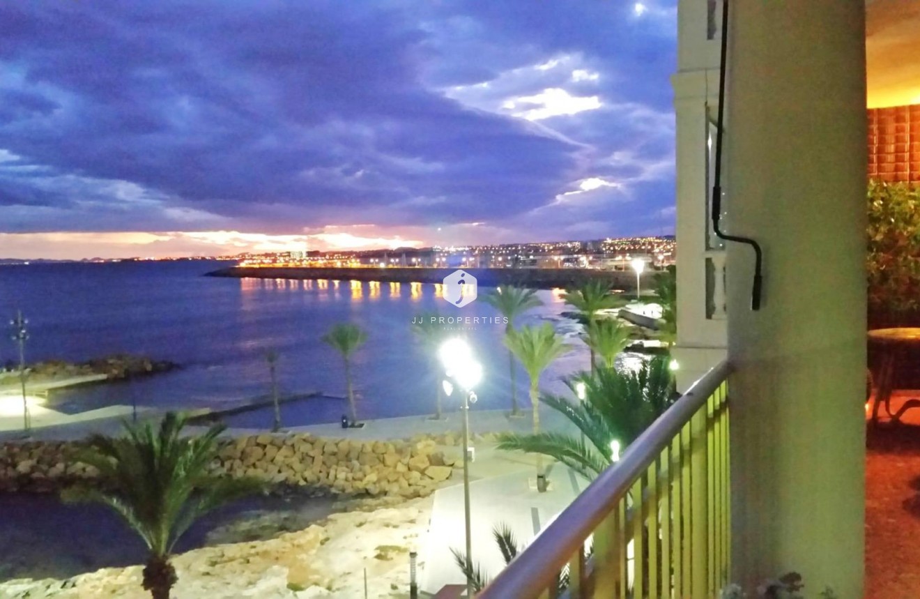 Tweedehands - Appartement / flat -
Torrevieja - Estacion de autobuses