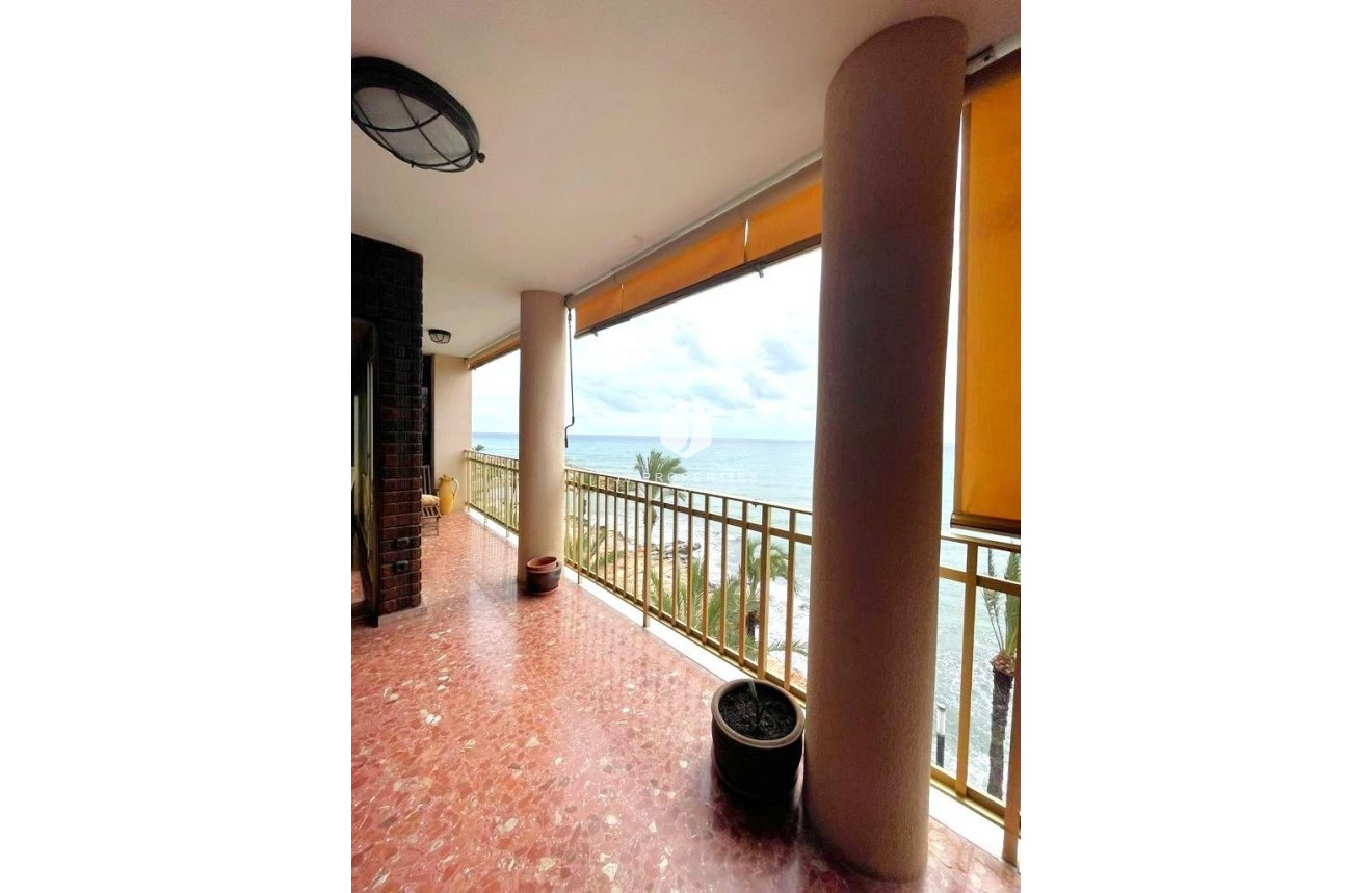 Tweedehands - Appartement / flat -
Torrevieja - Estacion de autobuses