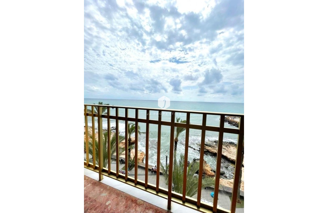 Tweedehands - Appartement / flat -
Torrevieja - Estacion de autobuses