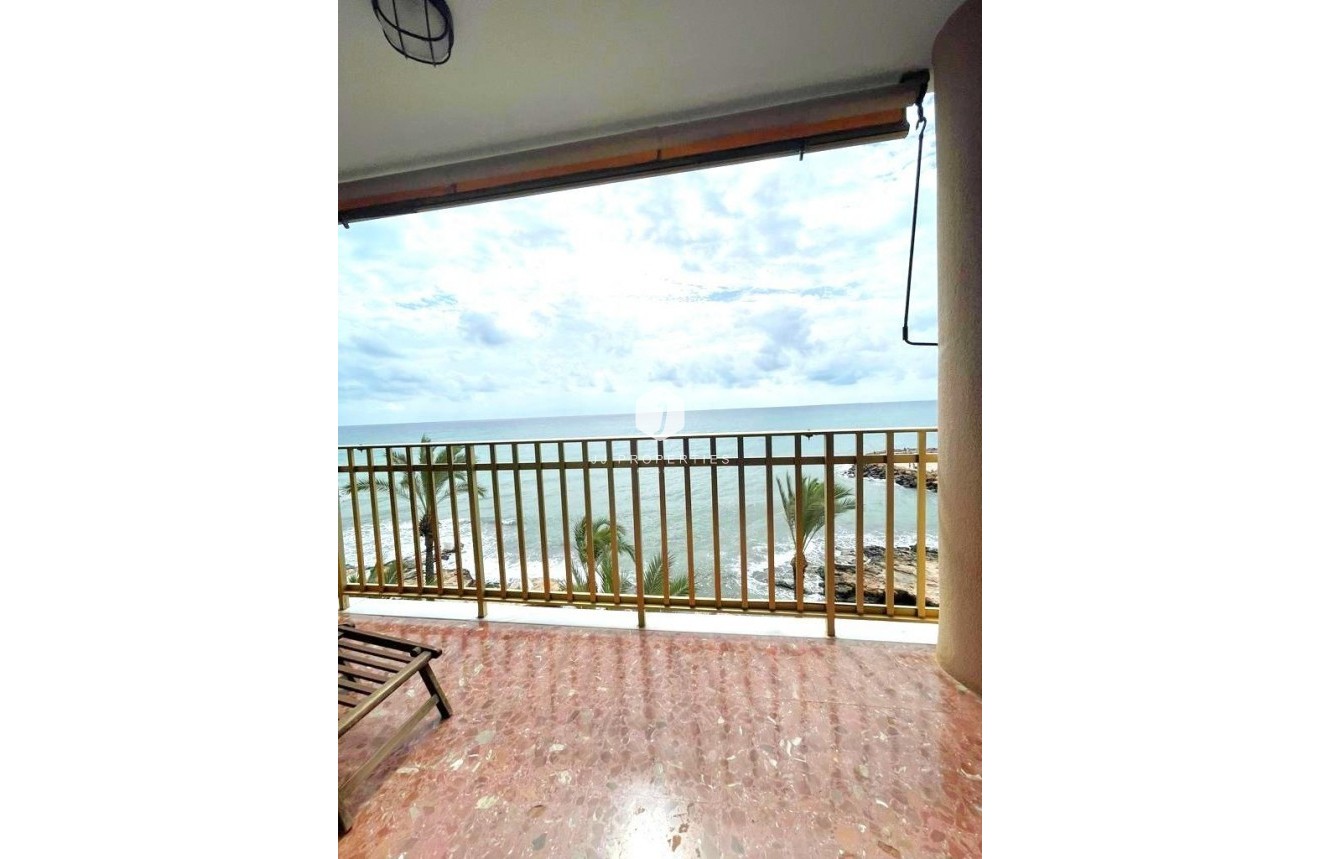 Tweedehands - Appartement / flat -
Torrevieja - Estacion de autobuses