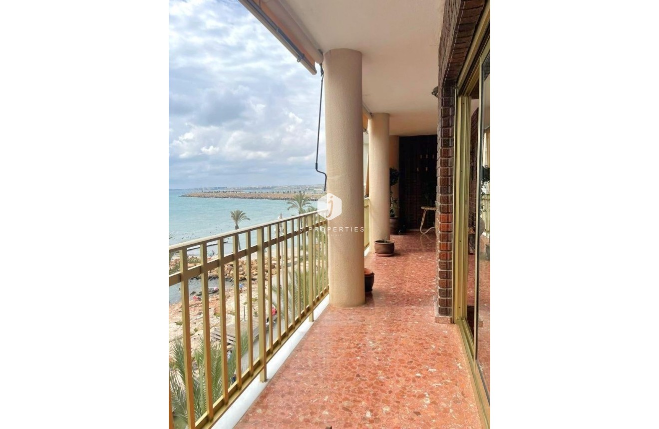 Tweedehands - Appartement / flat -
Torrevieja - Estacion de autobuses