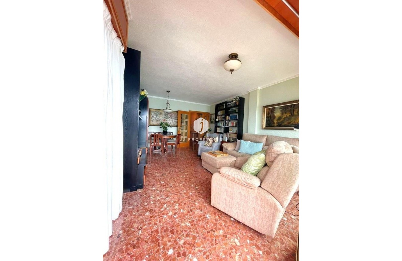 Tweedehands - Appartement / flat -
Torrevieja - Estacion de autobuses