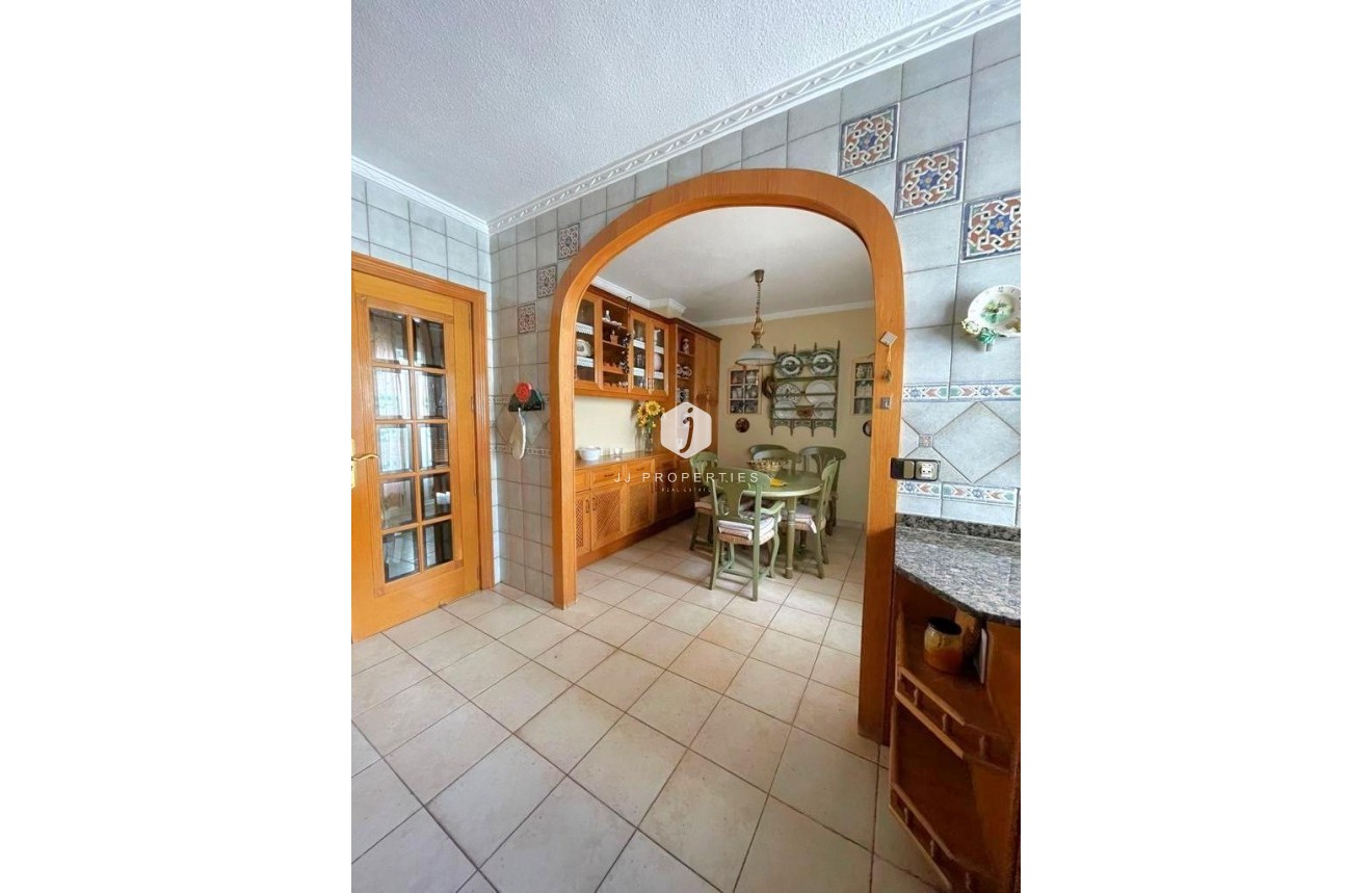 Tweedehands - Appartement / flat -
Torrevieja - Estacion de autobuses