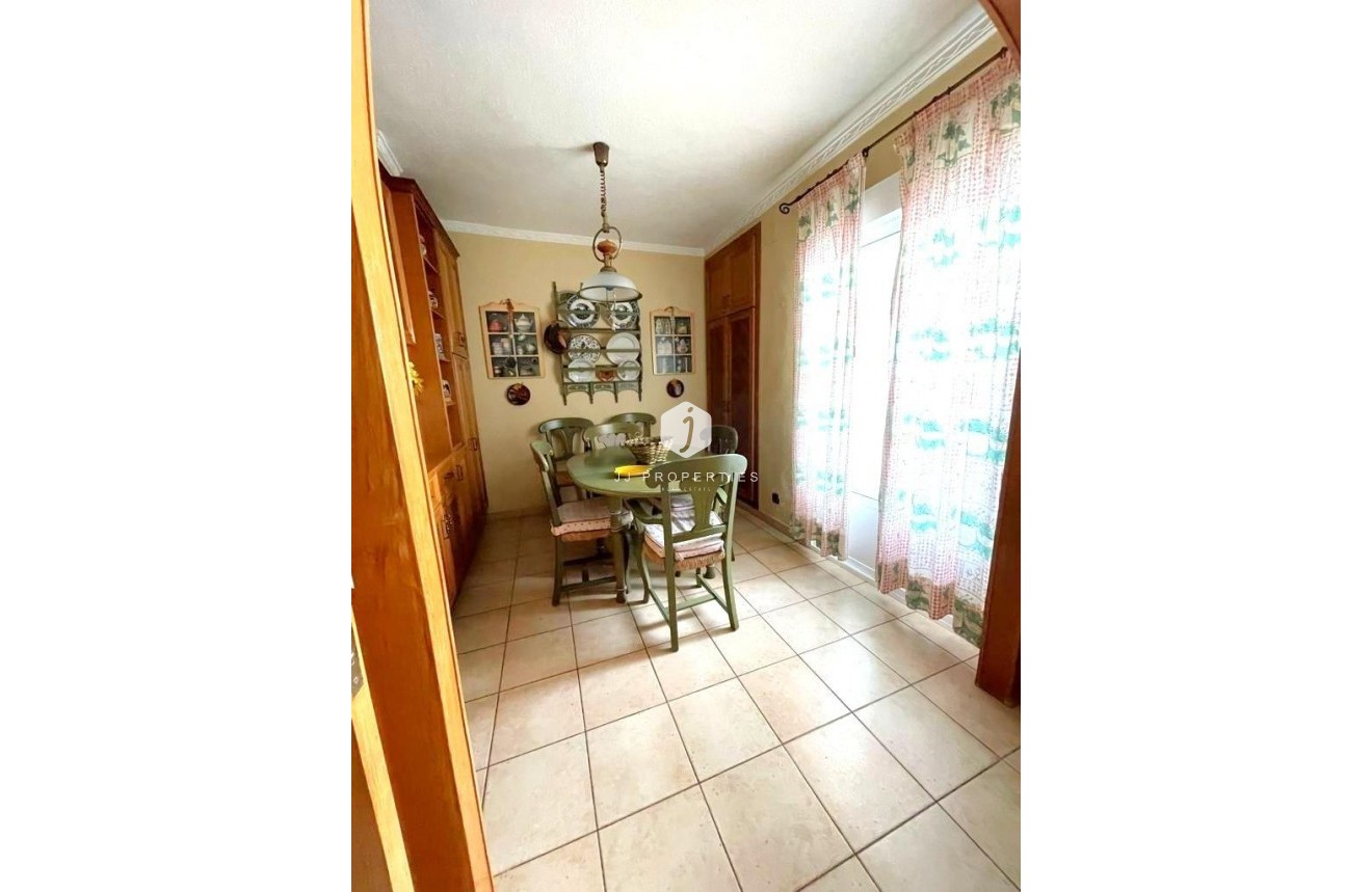 Tweedehands - Appartement / flat -
Torrevieja - Estacion de autobuses