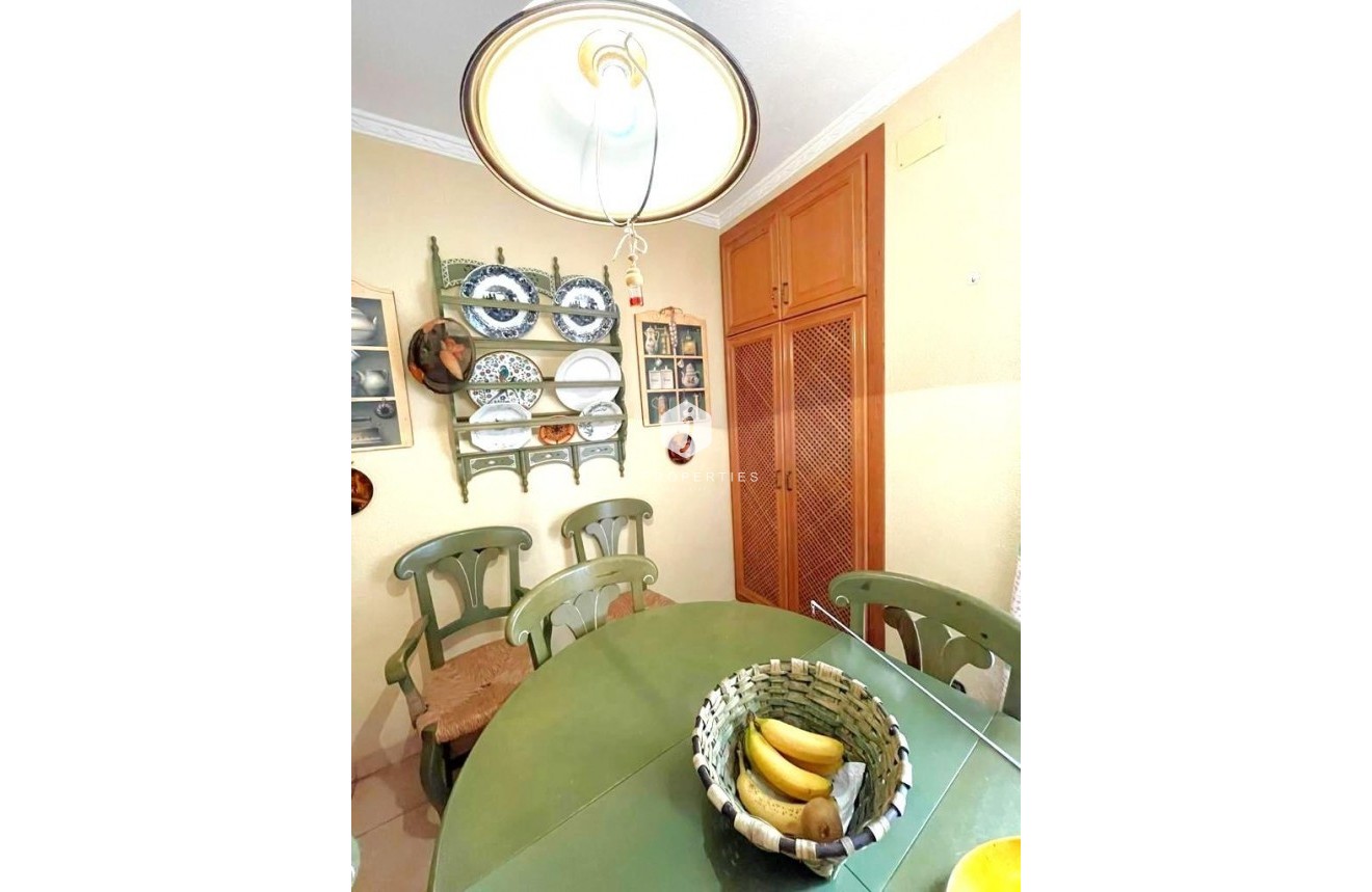 Tweedehands - Appartement / flat -
Torrevieja - Estacion de autobuses