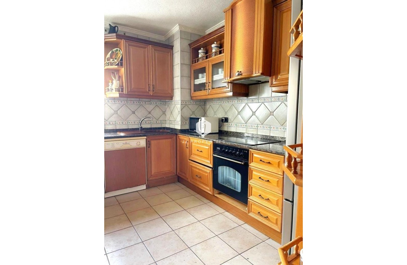 Tweedehands - Appartement / flat -
Torrevieja - Estacion de autobuses