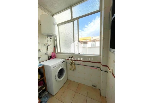 Tweedehands - Appartement / flat -
Torrevieja - Estacion de autobuses