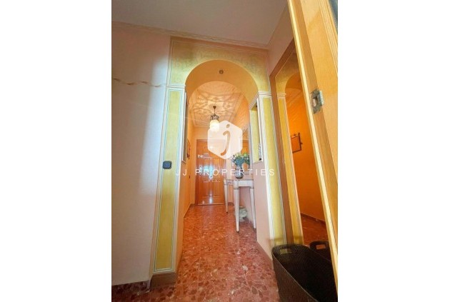 Tweedehands - Appartement / flat -
Torrevieja - Estacion de autobuses