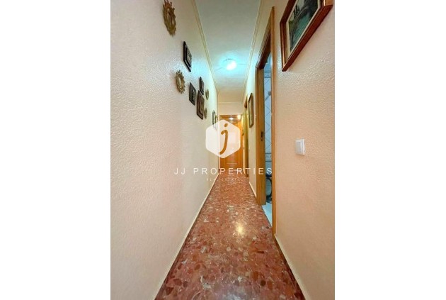 Tweedehands - Appartement / flat -
Torrevieja - Estacion de autobuses