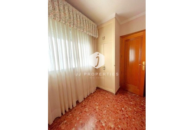 Tweedehands - Appartement / flat -
Torrevieja - Estacion de autobuses