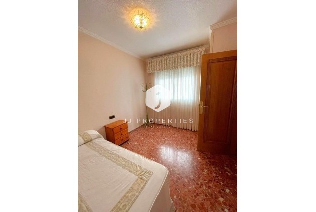 Tweedehands - Appartement / flat -
Torrevieja - Estacion de autobuses