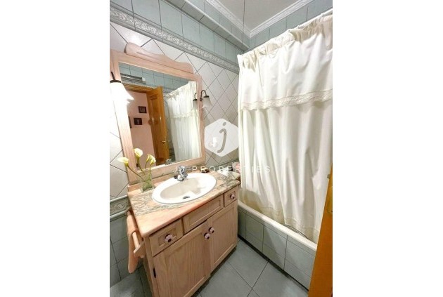 Tweedehands - Appartement / flat -
Torrevieja - Estacion de autobuses