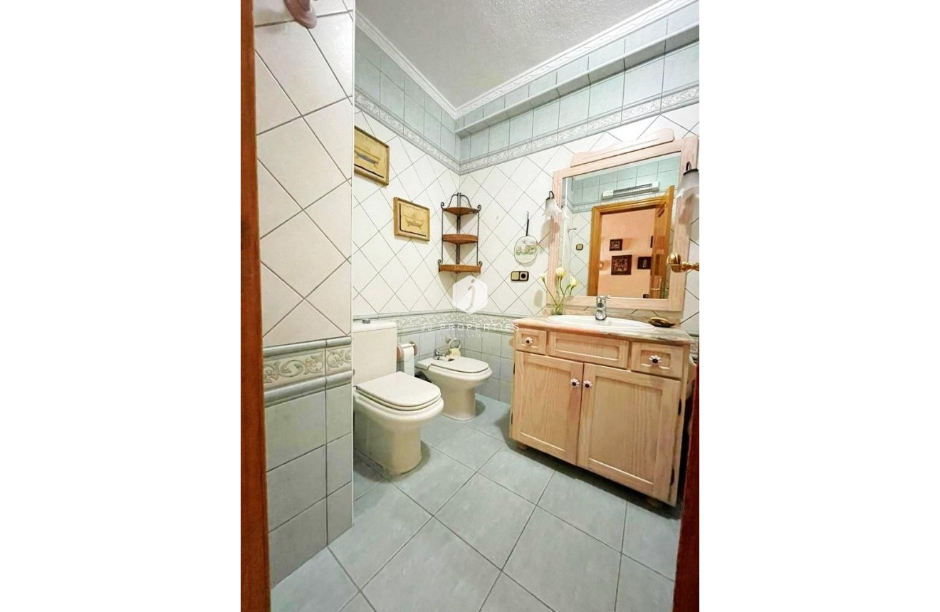 Tweedehands - Appartement / flat -
Torrevieja - Estacion de autobuses