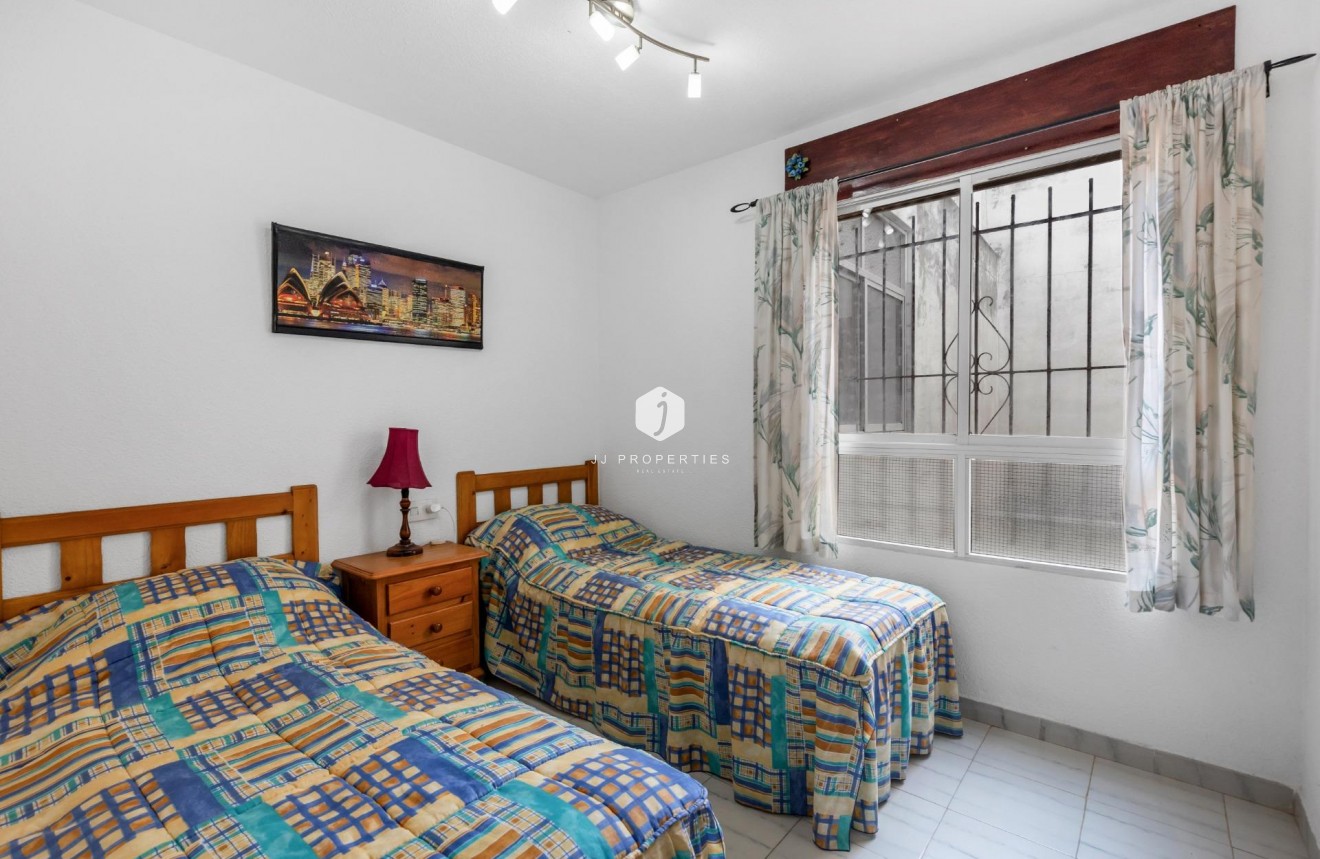 Tweedehands - Bungalow -
Torrevieja - Centro