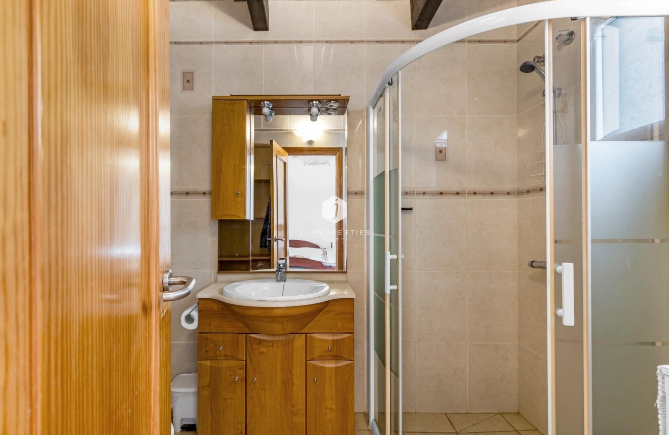 Tweedehands - Bungalow -
Torrevieja - Centro