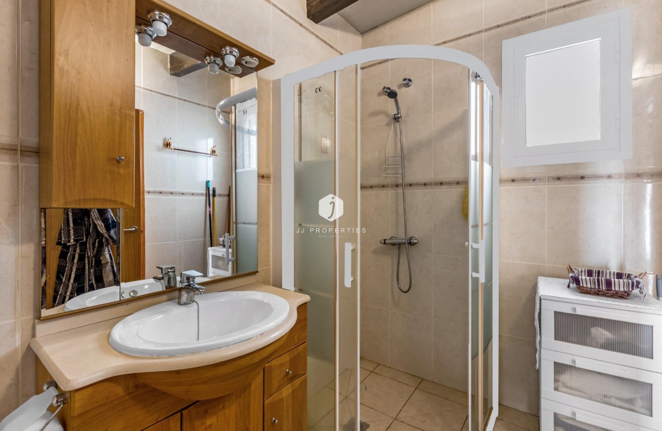 Tweedehands - Bungalow -
Torrevieja - Centro