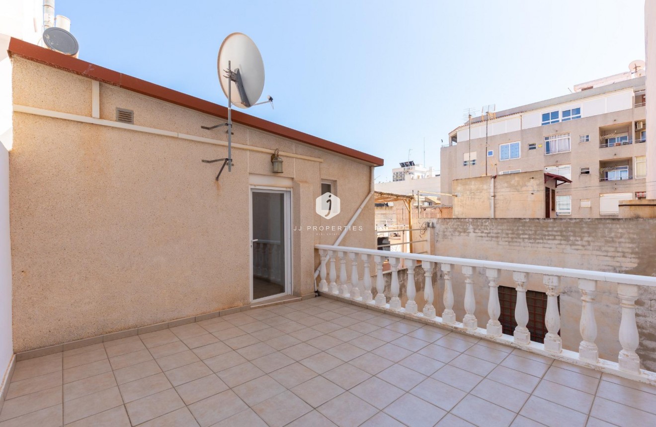 Tweedehands - Bungalow -
Torrevieja - Centro
