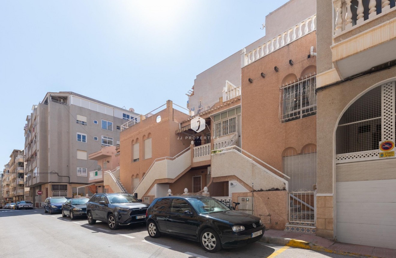 Tweedehands - Bungalow -
Torrevieja - Centro
