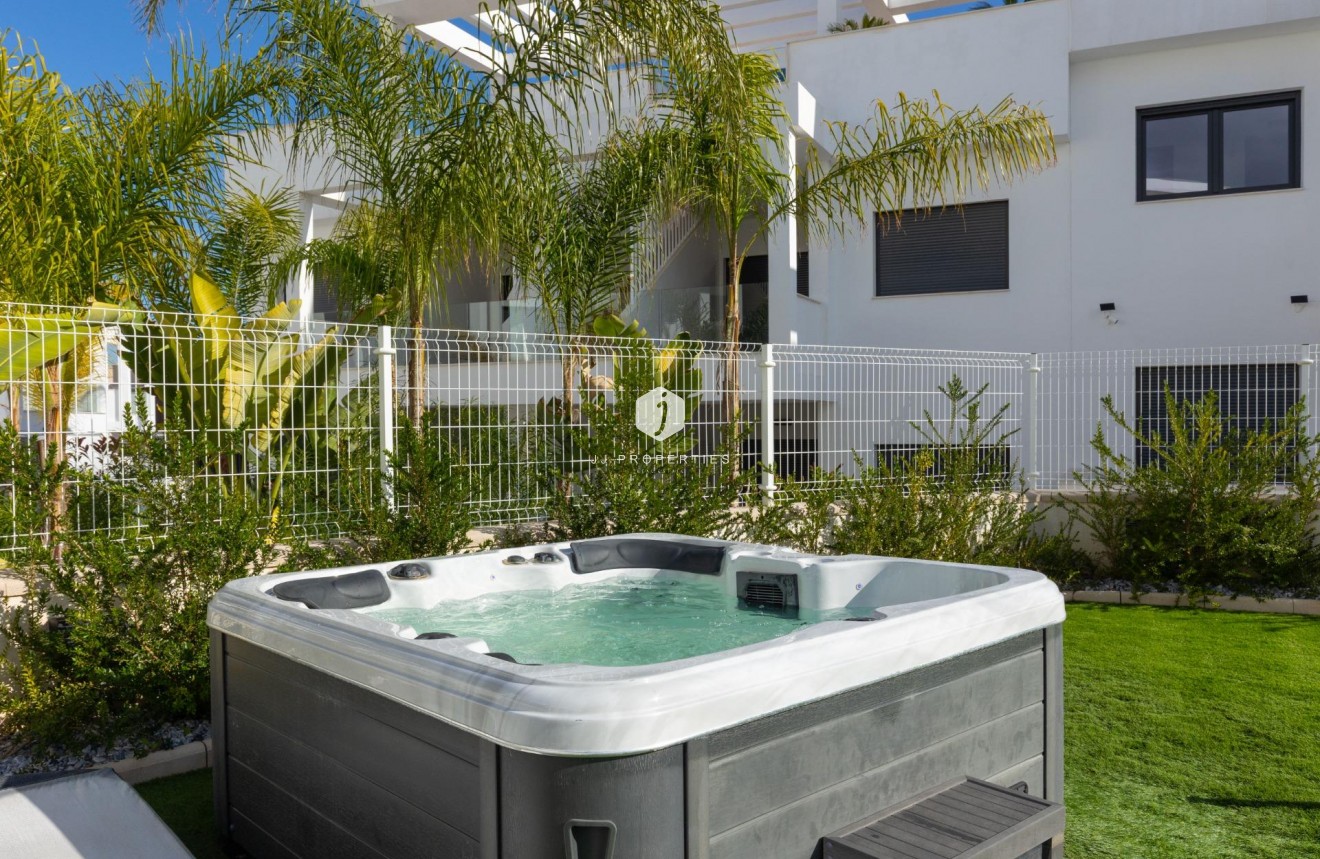 Tweedehands - Penthouse -
Torrevieja - Los Balcones - Los Altos del Edén