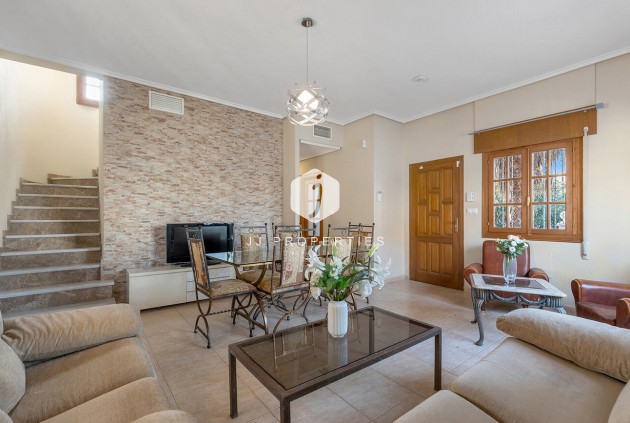 Aus zweiter Hand - Villa -
Ciudad Quesada