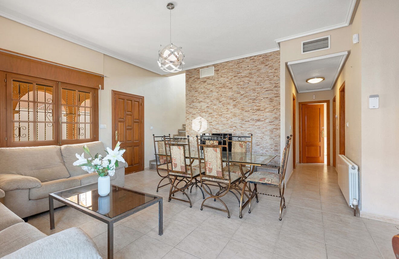 Aus zweiter Hand - Villa -
Ciudad Quesada