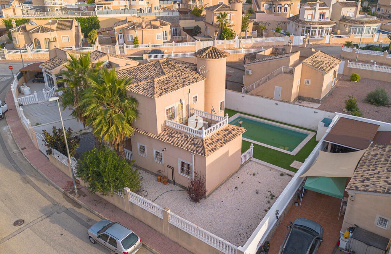 Aus zweiter Hand - Villa -
Ciudad Quesada