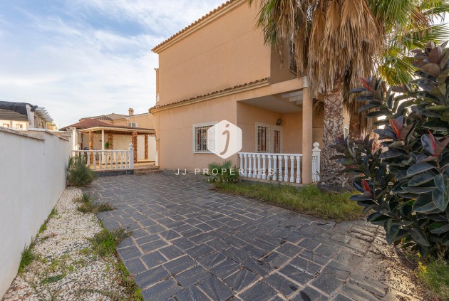 Aus zweiter Hand - Villa -
Ciudad Quesada