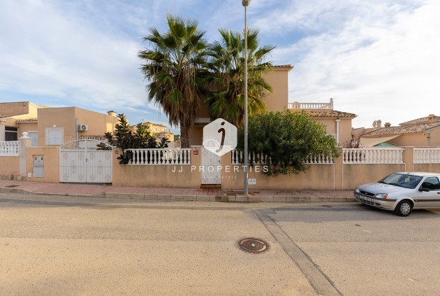 Aus zweiter Hand - Villa -
Ciudad Quesada