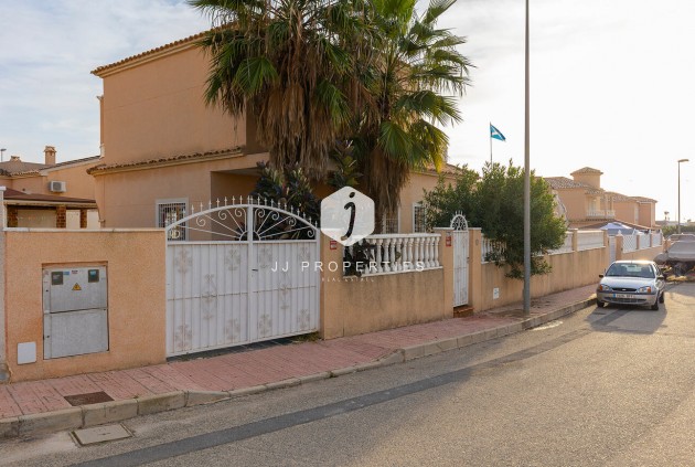 Aus zweiter Hand - Villa -
Ciudad Quesada