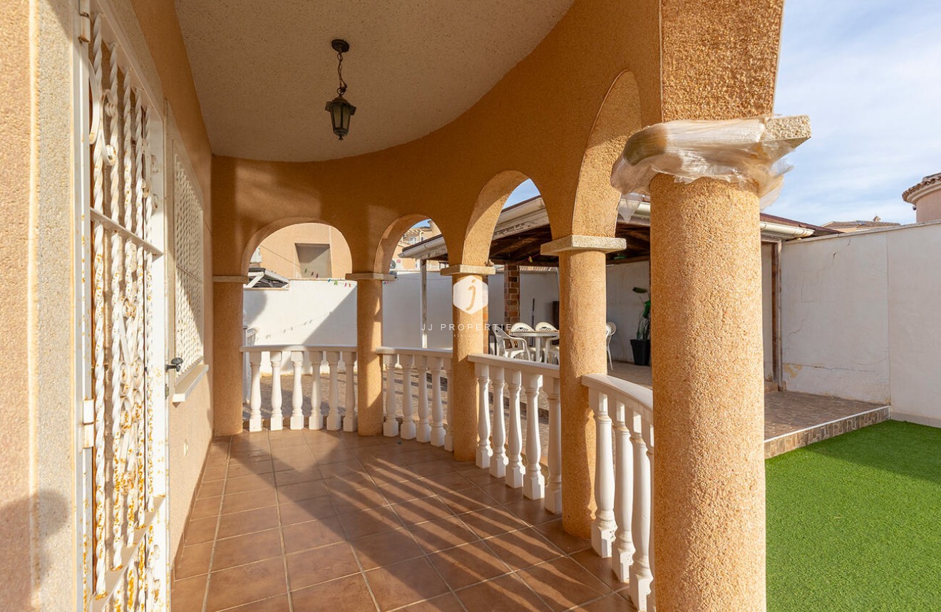 Aus zweiter Hand - Villa -
Ciudad Quesada