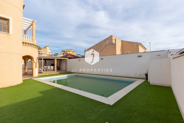 Aus zweiter Hand - Villa -
Ciudad Quesada